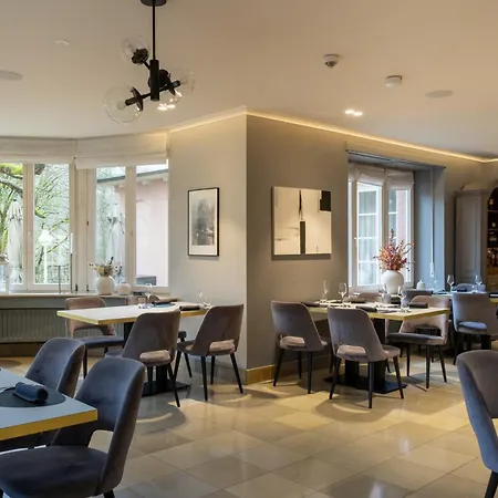 ホテル Hotel-restaurant Beim Schlass 3*